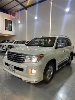 تۆیۆتا لاند کروزەر